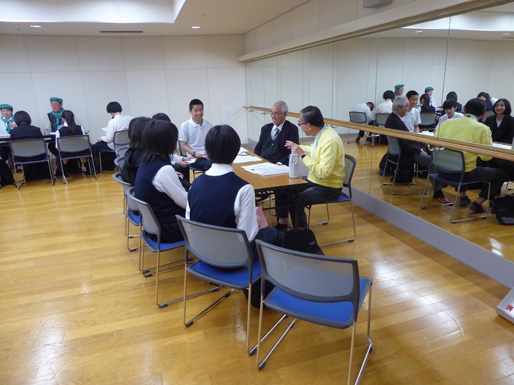 札幌からの修学旅行の中学生たちにガイドの経験などについて話しました（2025年5月28日（水））